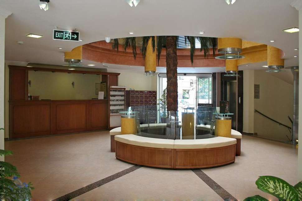 Een foto van het interieur van Club Karakas