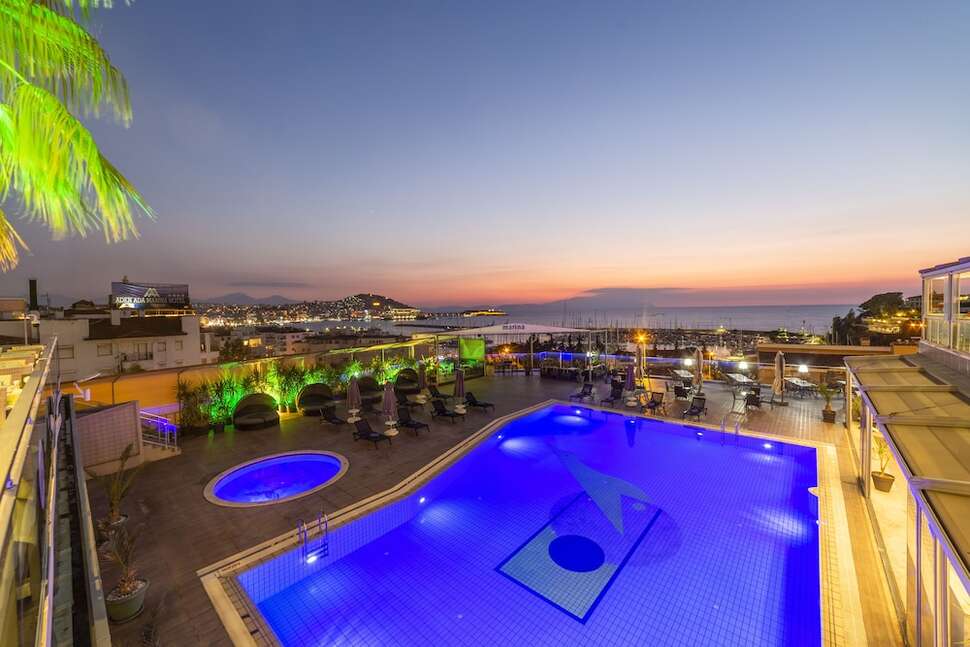 Ein Foto vom Pool im Elite World Kusadasi