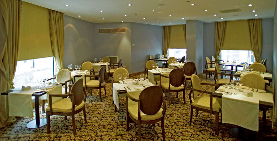 Ein Foto Ramada Plaza By Wyndham İstanbul City Center