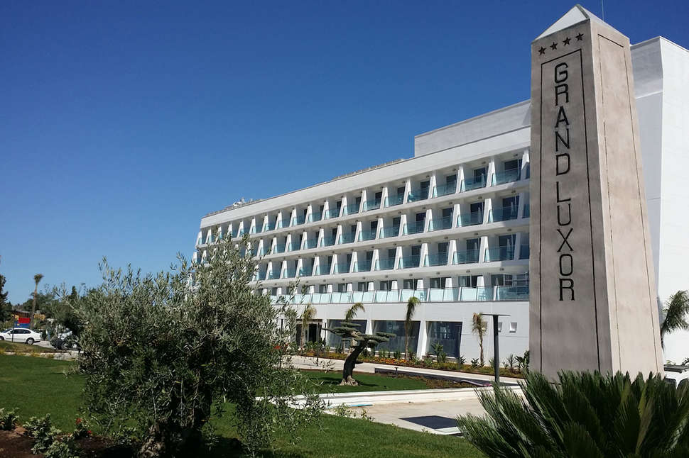 Een foto van de buitenkant van Four Points by Sheraton Costa Blanca Resort
