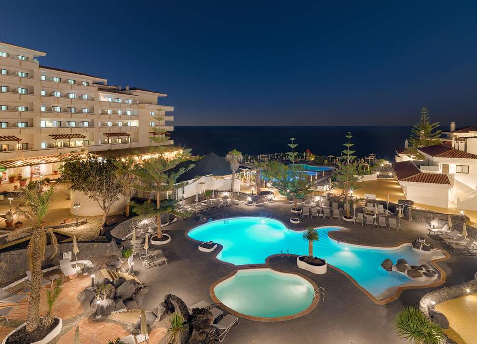 Ein Foto von der Außenansicht des H10 Taburiente Playa