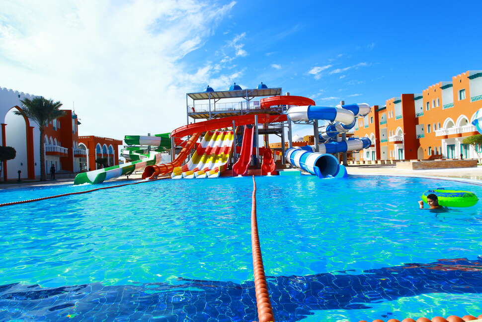 Een foto van het zwembad bij Sunrise Garden Beach Resort