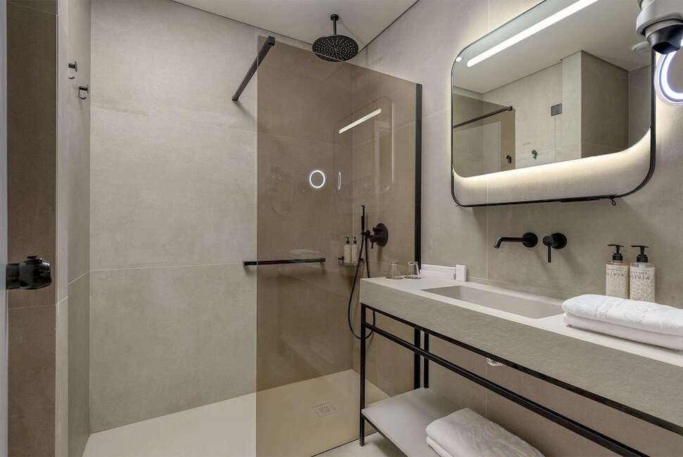 Een foto van The Ixian Grand & All Suites