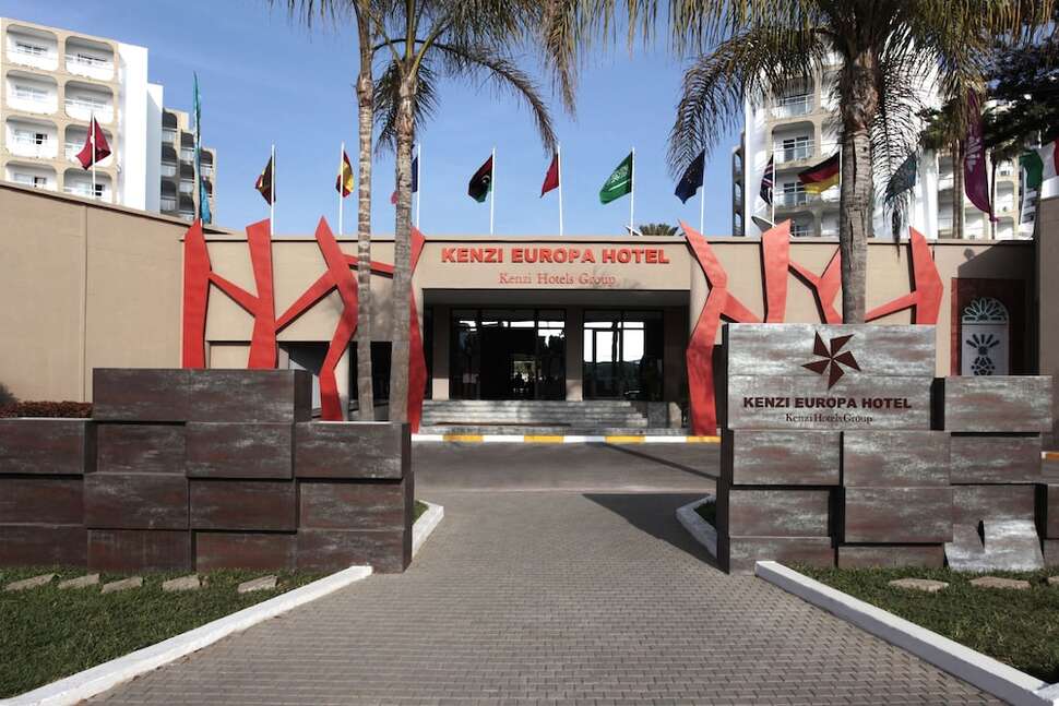 Een foto van de buitenkant van Kenzi Europa Hotel