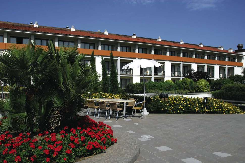 Een foto van de buitenkant van Parc Hotel