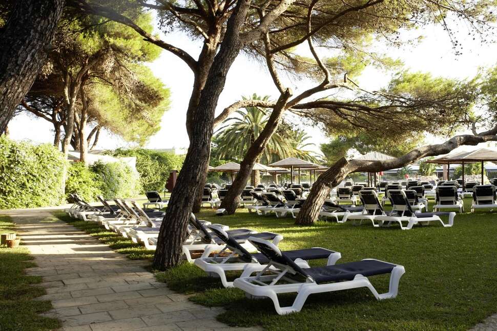 Een foto van het terras bij Robinson Club Apulia