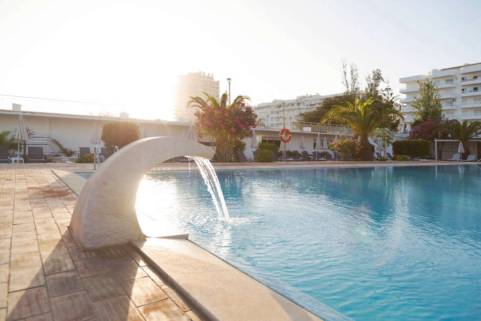 Ein Foto vom Pool im Hotel Vasco Da Gama