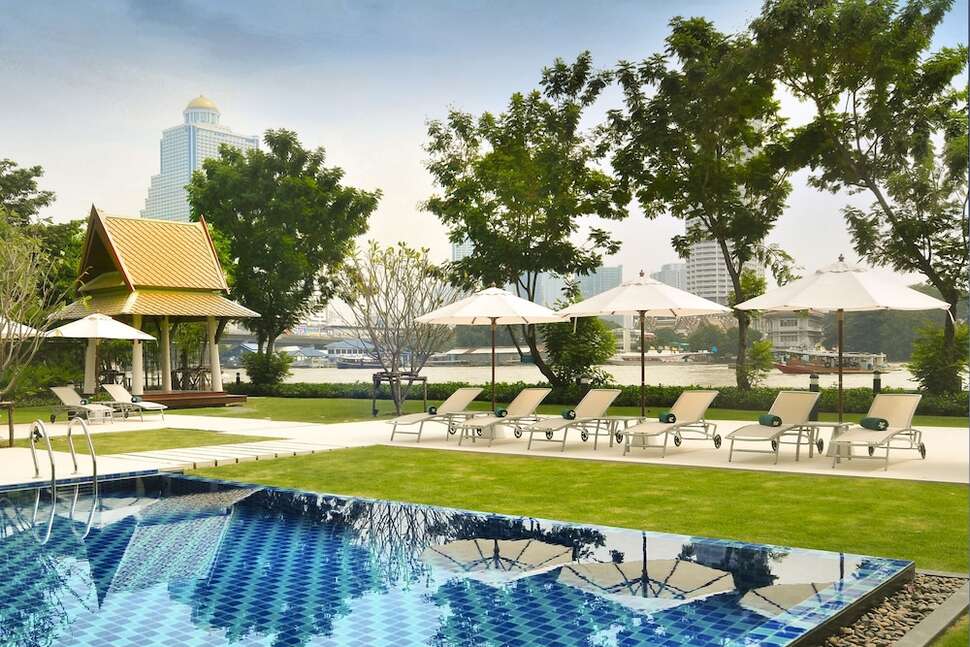 Ein Foto vom Pool im Ibis Bangkok Riverside