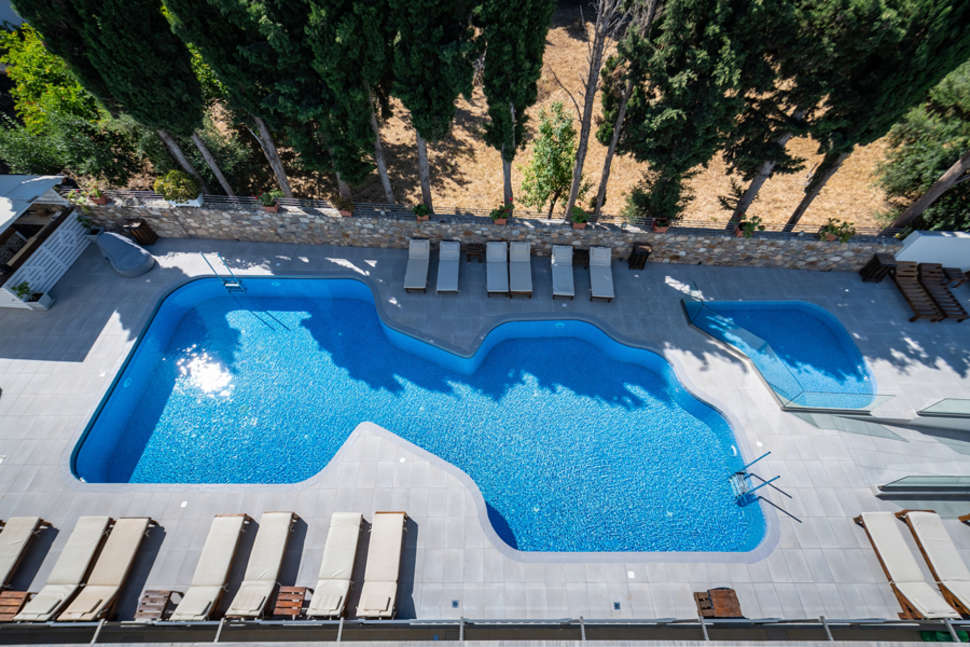 Een foto van het zwembad bij Sunny Days Hotel & Appartementen