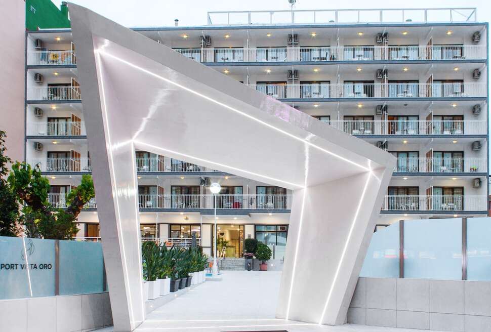 Een foto van de buitenkant van Port Vista Oro