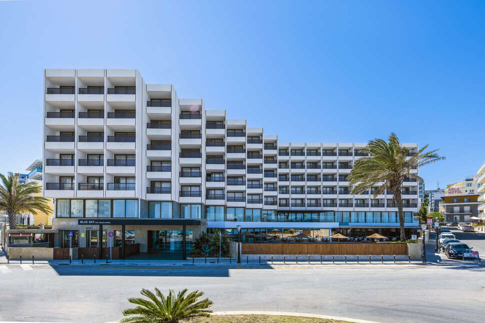 Ein Foto Blue Sky City Beach Hotel