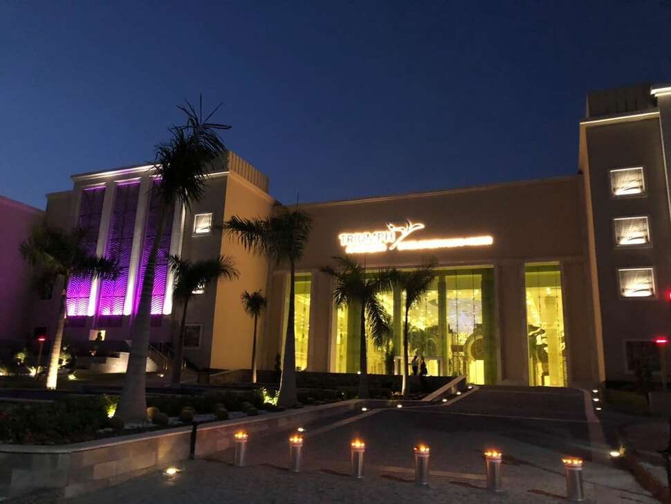 Ein Foto Triumph Luxury Hotel