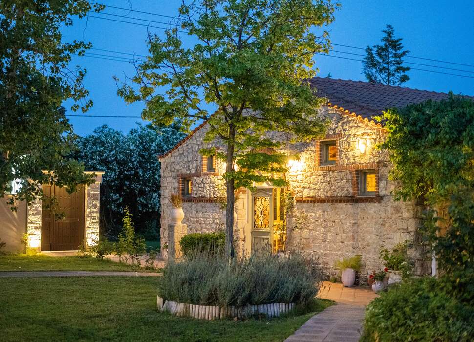 Ein Foto von der Außenansicht des Petrino Eco Village