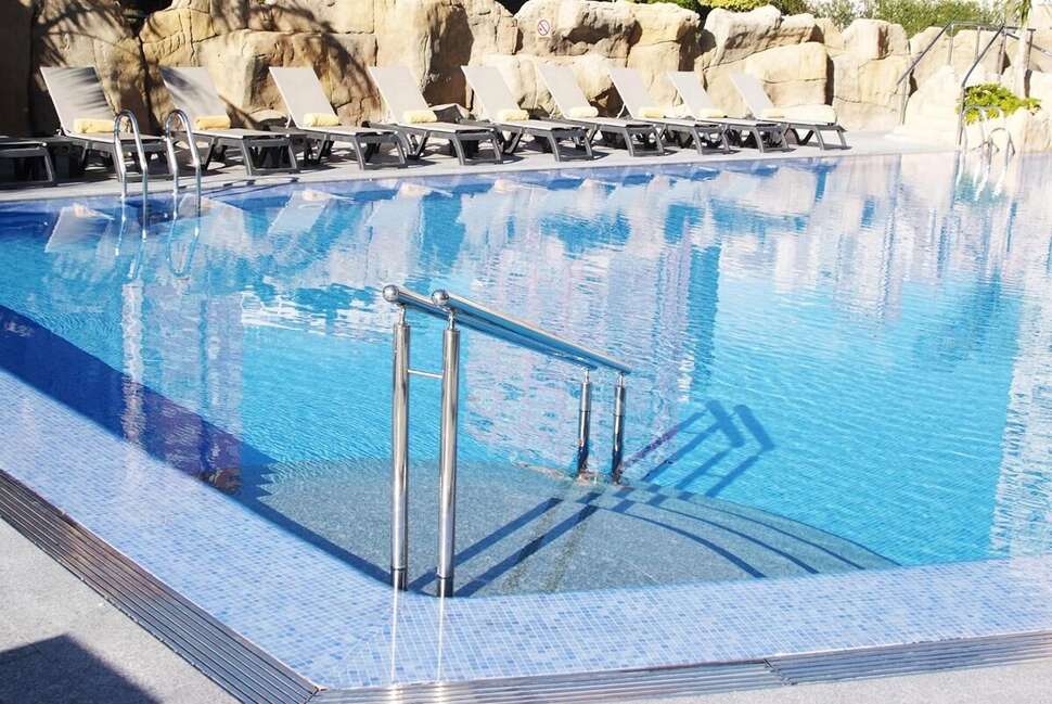 Een foto van het zwembad bij Sandos Monaco Beach Hotel & Spa