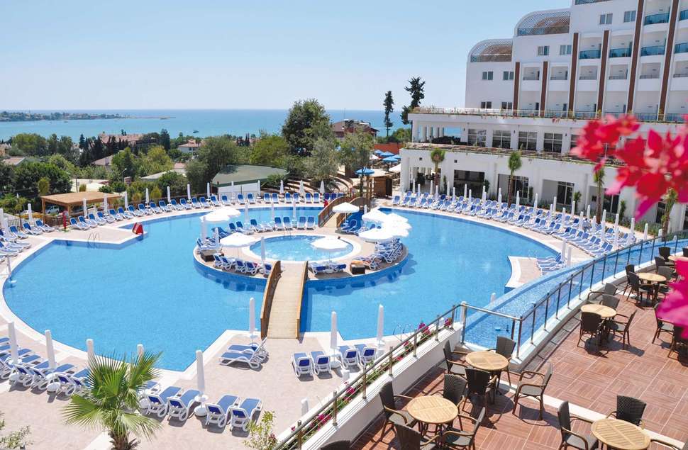 Ein Foto vom Pool im Side Prenses Resort & Spa