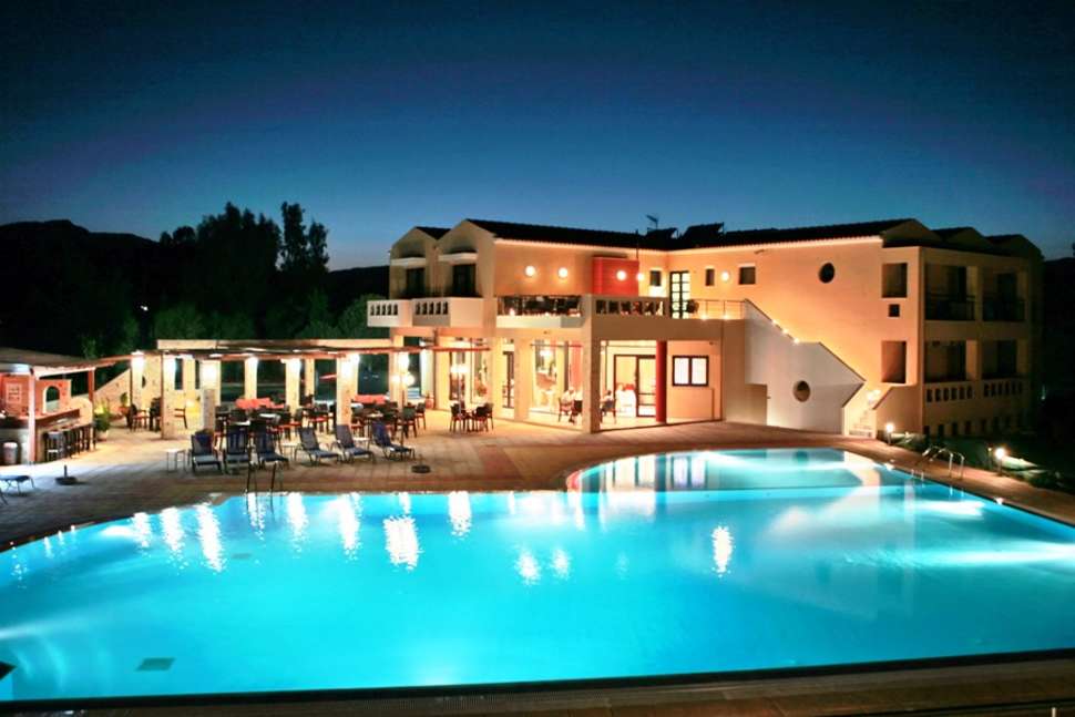 Een foto van het zwembad bij Aeolian Gaea Hotel
