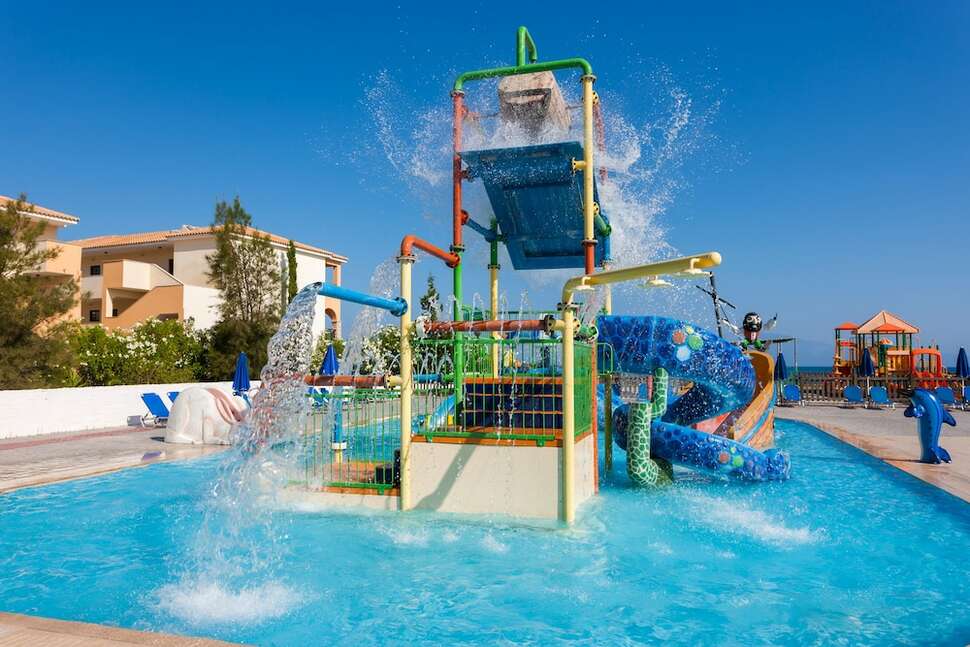 Een foto van het zwembad bij Alykanas Village Resort