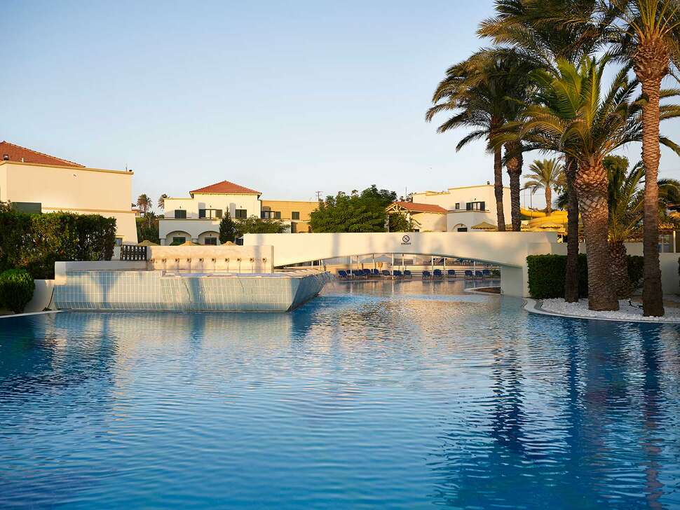 Ein Foto vom Pool im Mitsis Rodos Maris Resort & Spa