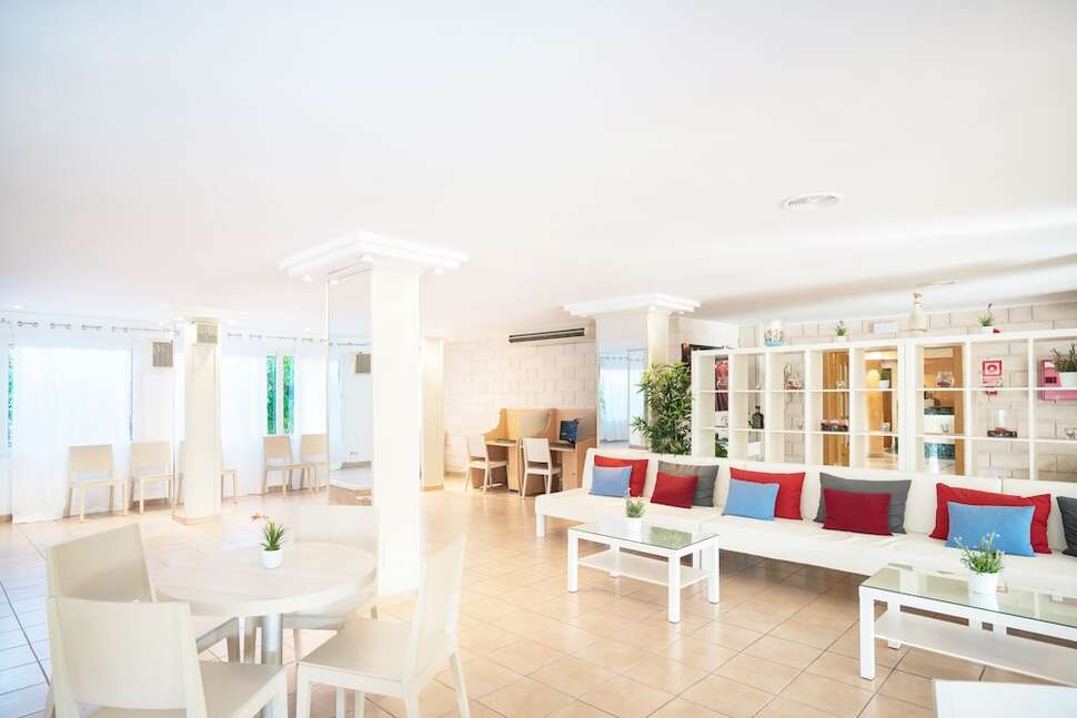 Een foto van het interieur van THB Dos Playas Hotel