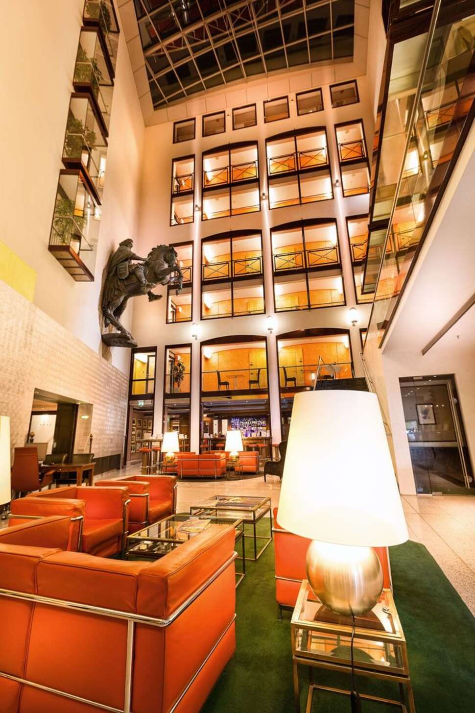Een foto van het interieur van Living Hotel Grosser Kurfurst