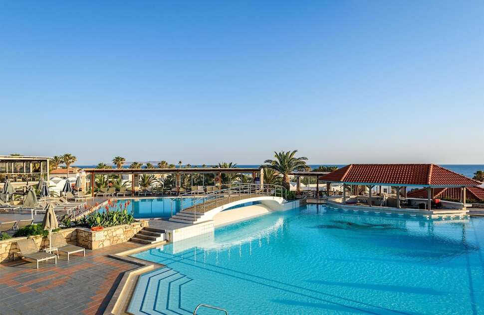 Een foto van een overzicht van Annabelle Beach Resort