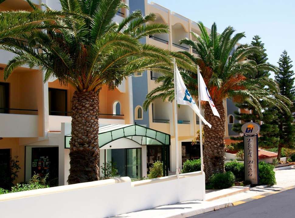 Een foto van de buitenkant van Electra Beach Hotel