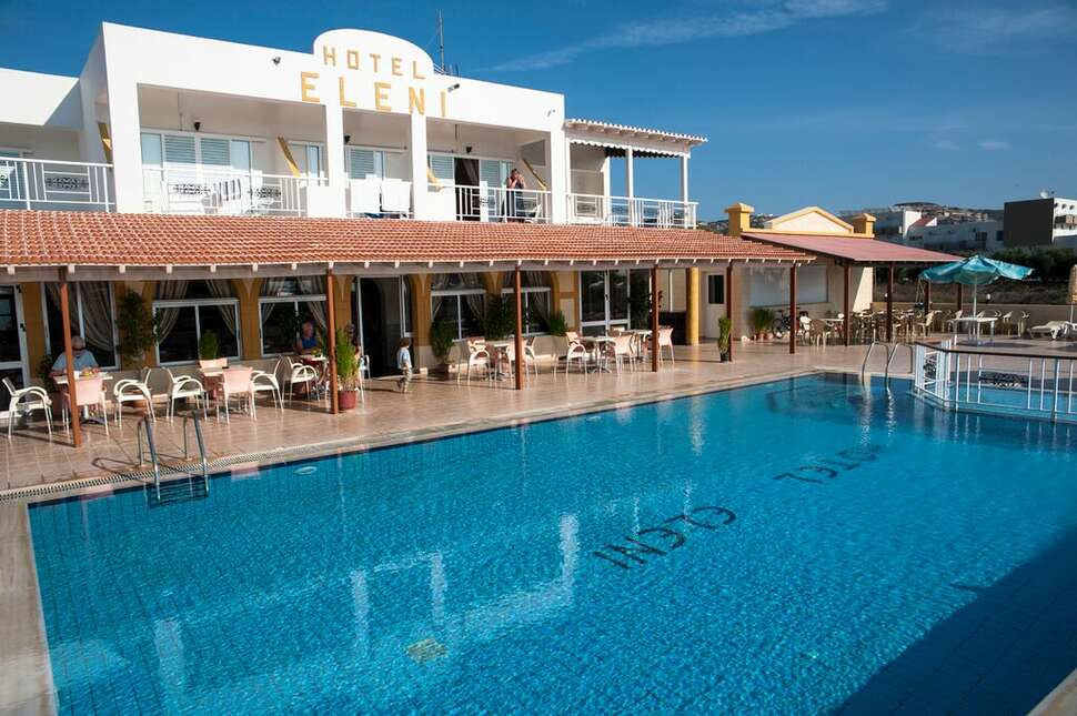 Een foto van het zwembad bij Eleni Hotel