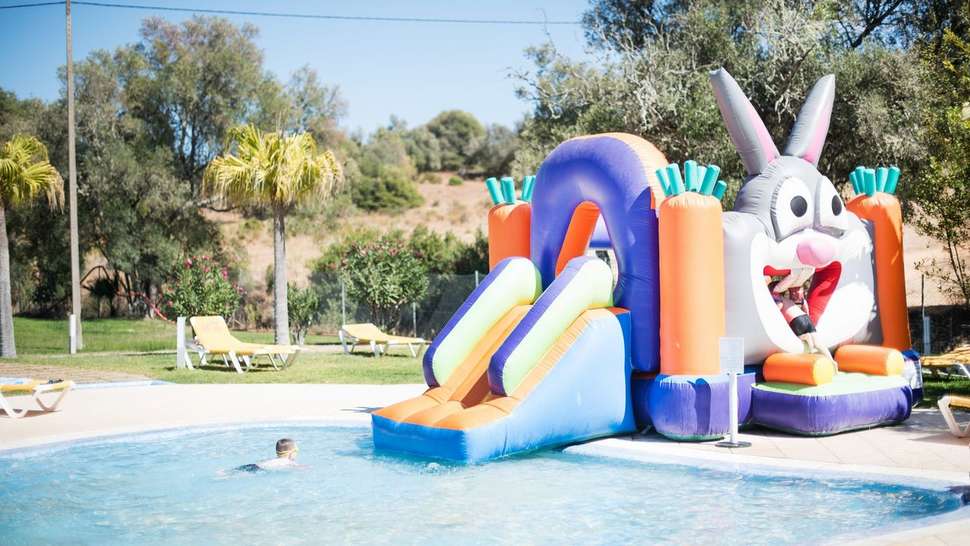 Een foto van het zwembad bij The Navigator Palm Oasis Alvor