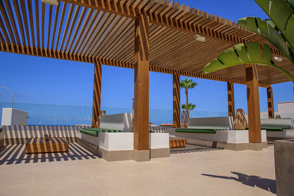 Een foto van het terras bij Ohasis Boutique Suites