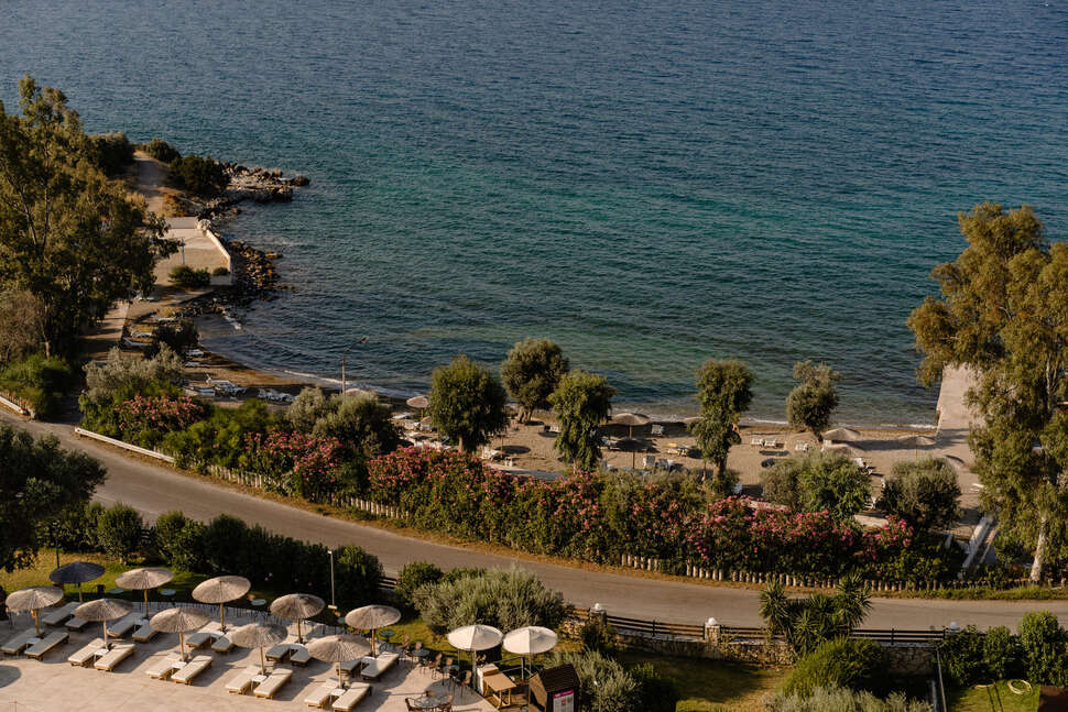 Een foto van het strand bij Evia Riviera Resort
