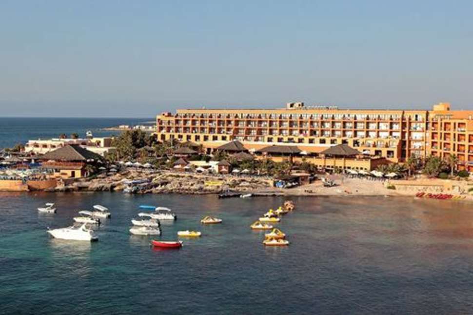 Een foto van de buitenkant van Ramla Bay Resort