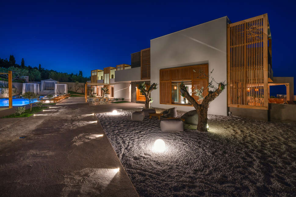 Ein Foto von der Außenansicht des Zante Maris Suites