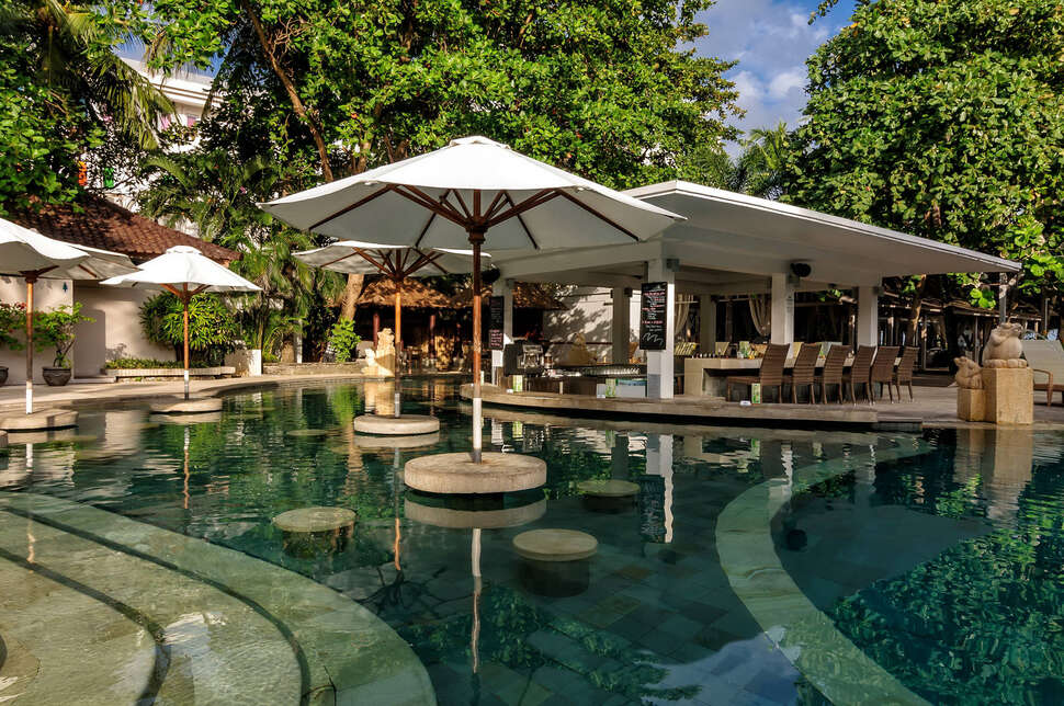Een foto van het zwembad bij Bali Garden Beach Resort