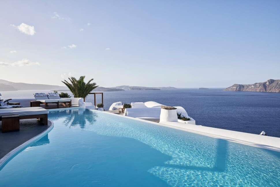 Ein Foto vom Pool im Katikies Hotel