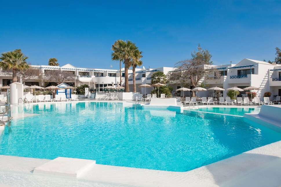 Een foto van het zwembad bij Relaxia Olivina Lanzarote