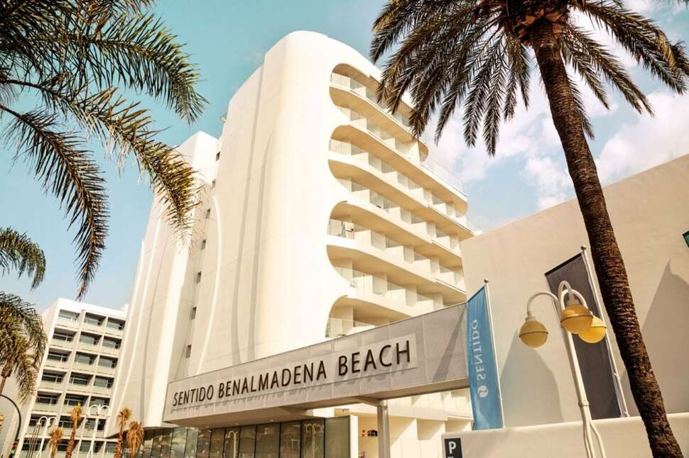 Een foto van de buitenkant van Hotel Benalmadena Beach