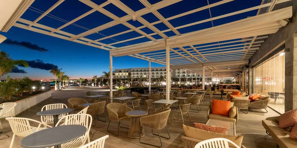 Ein Foto Barcelo Playa Blanca Royal Level