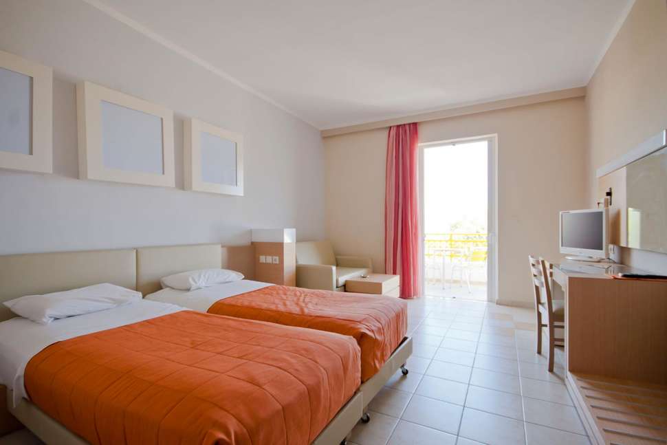 Een foto van Sovereign Beach Hotel