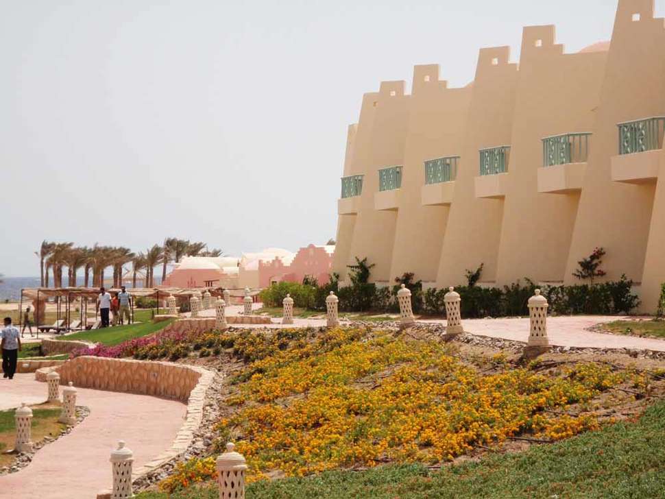 Ein Foto von der Außenansicht des Onatti Beach Resort