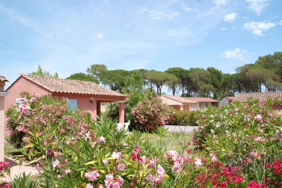Een foto van de buitenkant van Parc Saint James Oasis Village