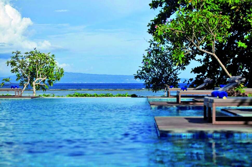 Een foto van het zwembad bij Maya Sanur