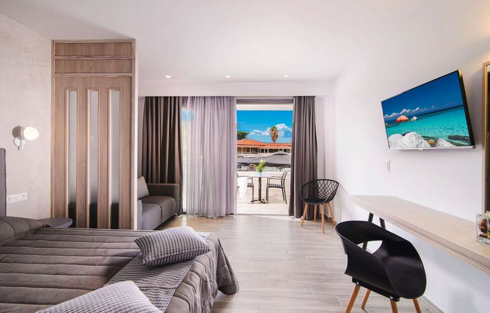 Een foto van Lagomandra Beach Hotel & Suites