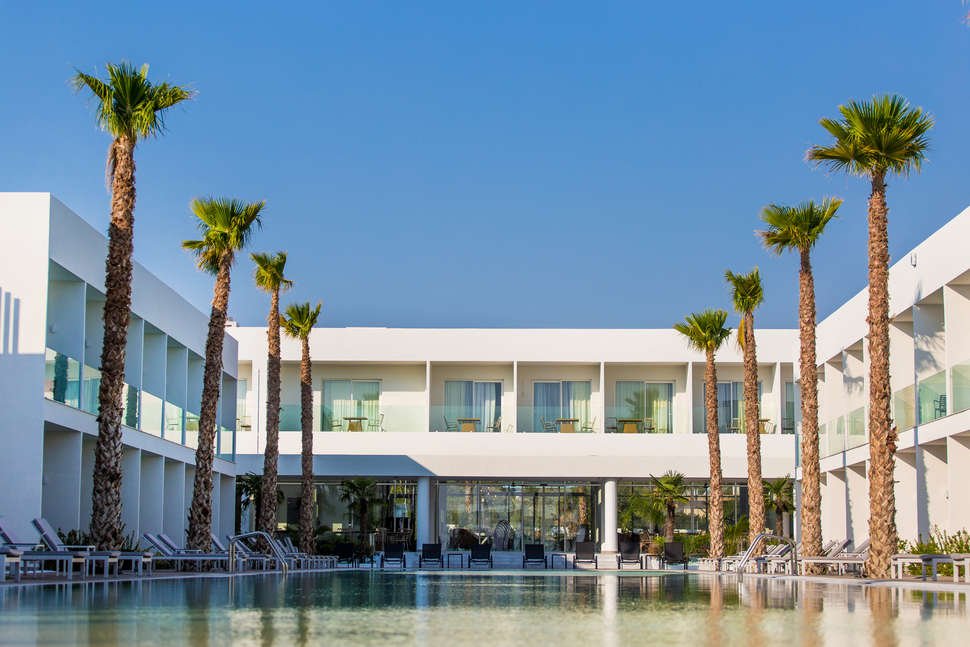 Een foto van de buitenkant van White Dreams Resort