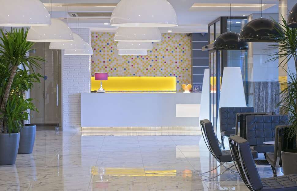 Een foto van het interieur van Kaptan Hotel