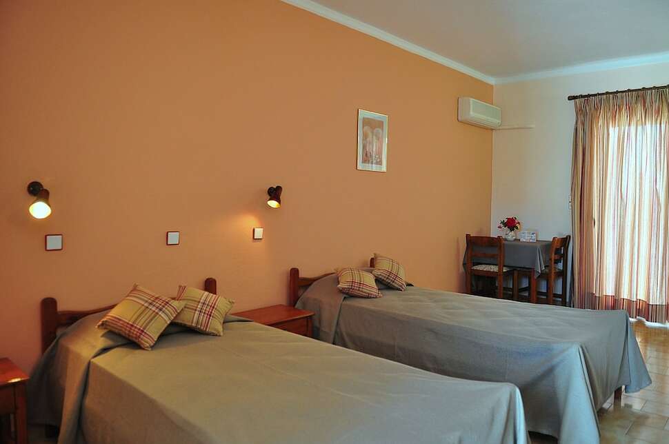 Een foto van Sandy's Studios & Log Villas
