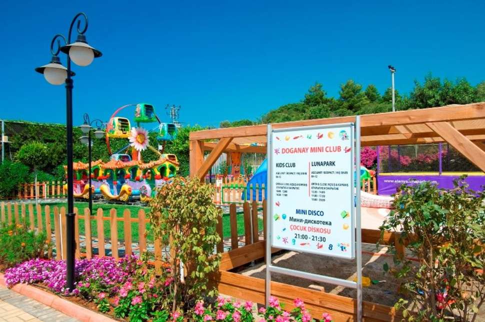 Een foto van de faciliteiten bij Doganay Beach Club