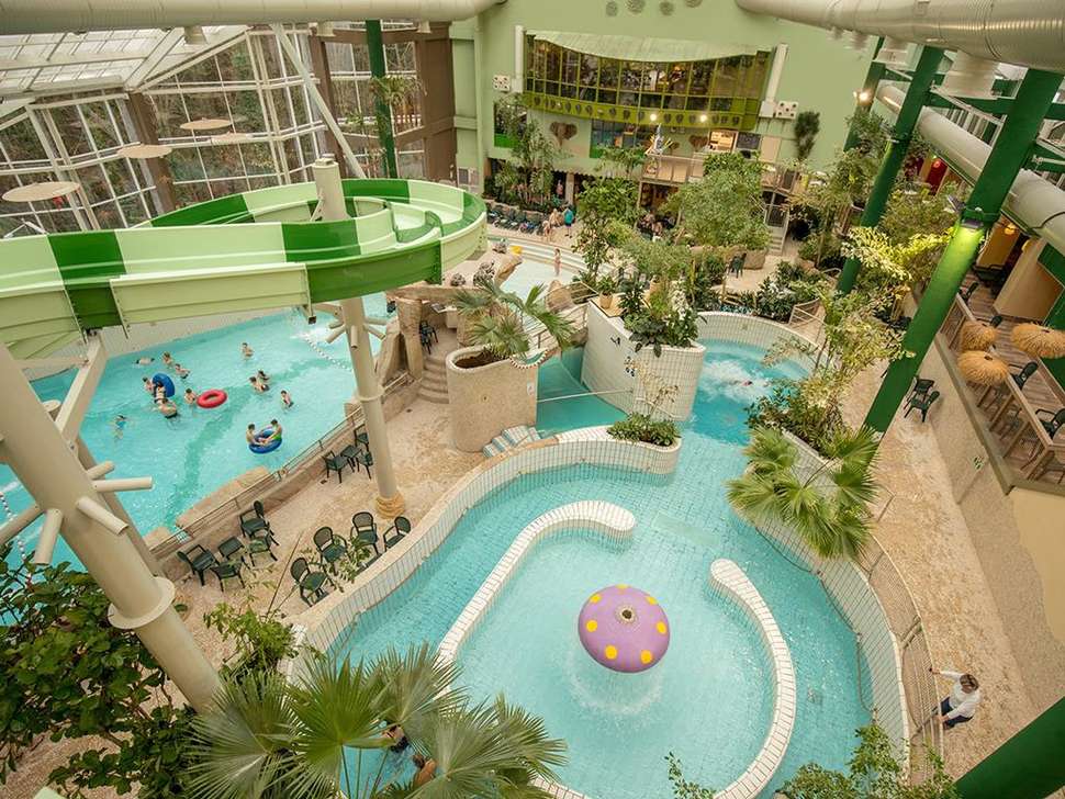 Een foto van het zwembad bij Center Parcs Les Ardennes
