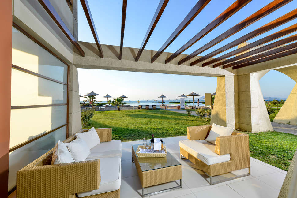 Een foto van het terras bij Hotel Astir Odysseus