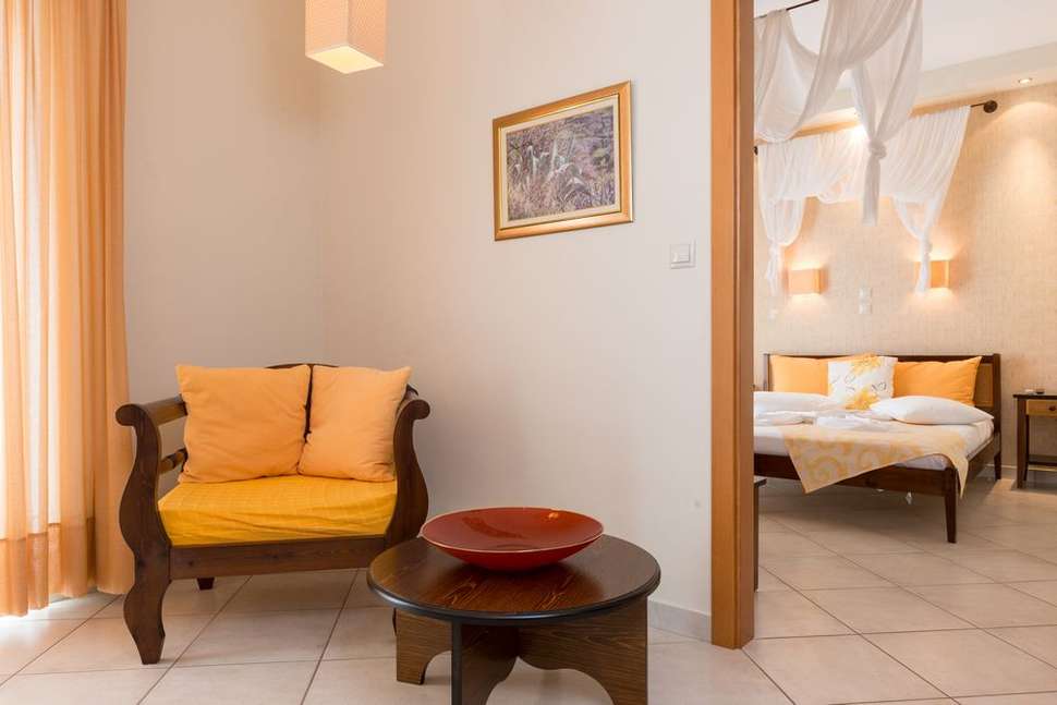Een foto van The Boutique Louloudis