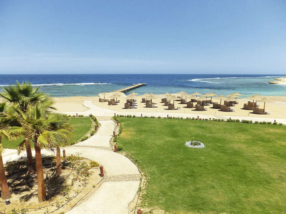 Een foto van het strand bij Concorde Moreen Beach Resort & Spa